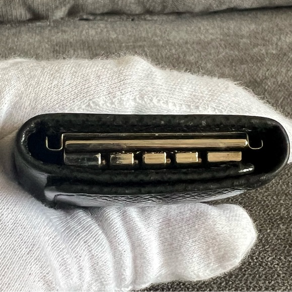 LOUIS VUITTON KEY HOLDER - Picture 6 of 9